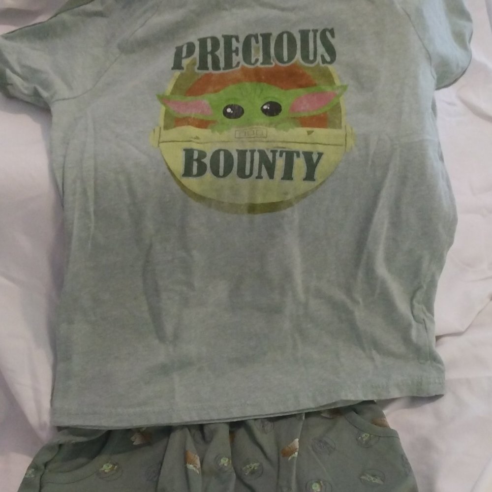 Star wars Yoda pajamas shorts set size 7/8